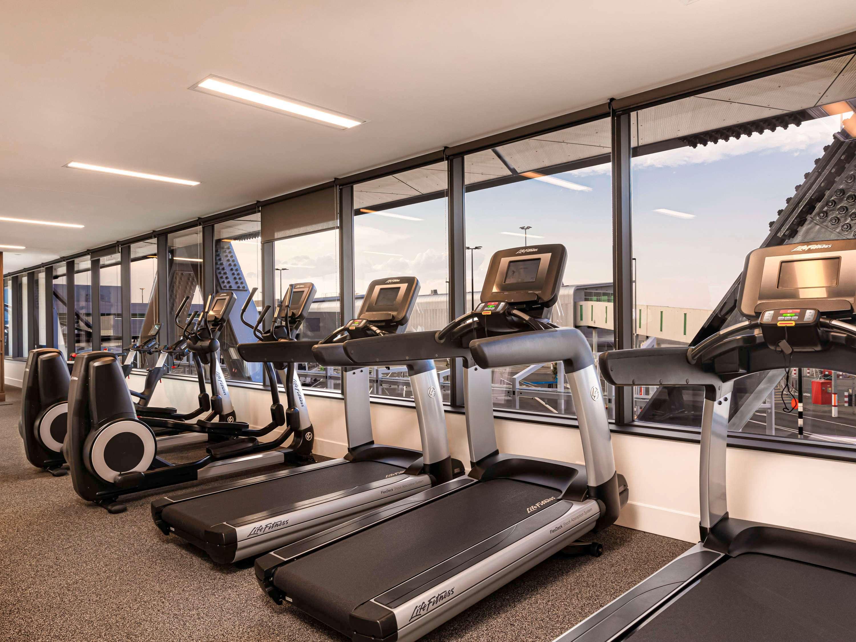 Novotel Christchurch Airport Экстерьер фото
